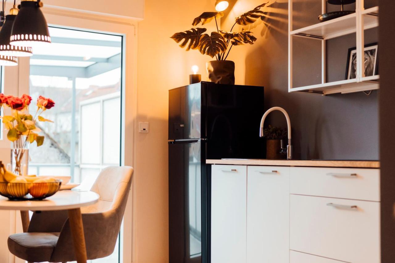 Stay At Smilla - Boutique Apartments Mit Kueche - Parken - Klima - Netflix - Waschmaschine Wiesbaden Exterior photo