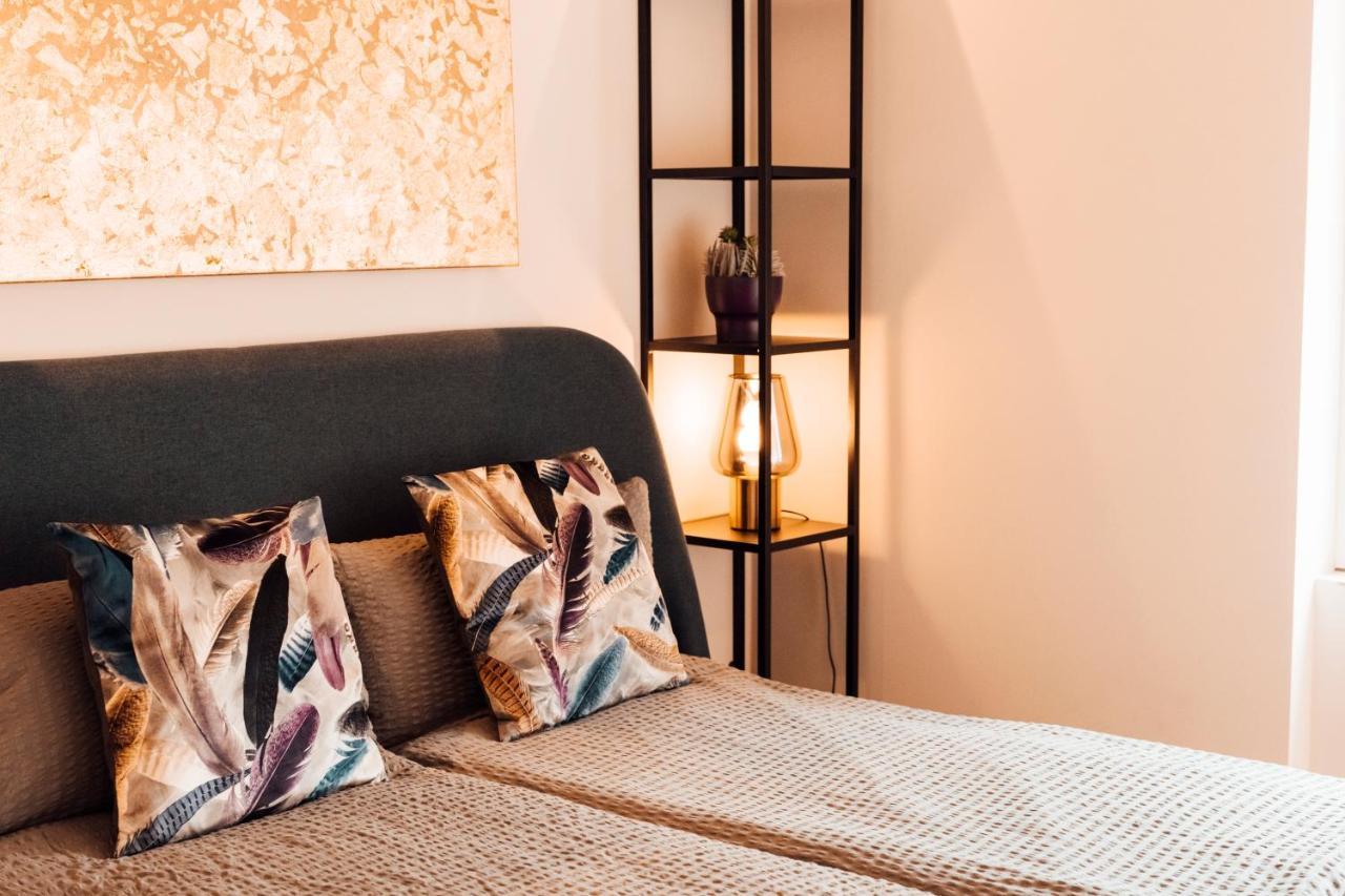 Stay At Smilla - Boutique Apartments Mit Kueche - Parken - Klima - Netflix - Waschmaschine Wiesbaden Exterior photo