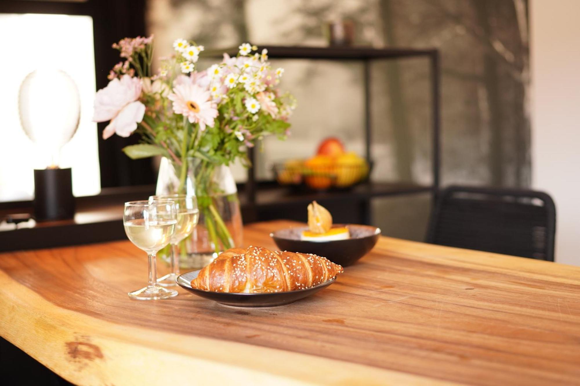 Stay At Smilla - Boutique Apartments Mit Kueche - Parken - Klima - Netflix - Waschmaschine Wiesbaden Exterior photo